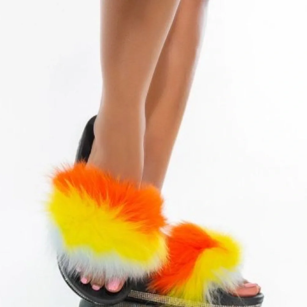 Azalea Wang Rhinestone Colorful Orange Furry Fuzzy Square Flatform Slide Sandals - Picture 2 of 2